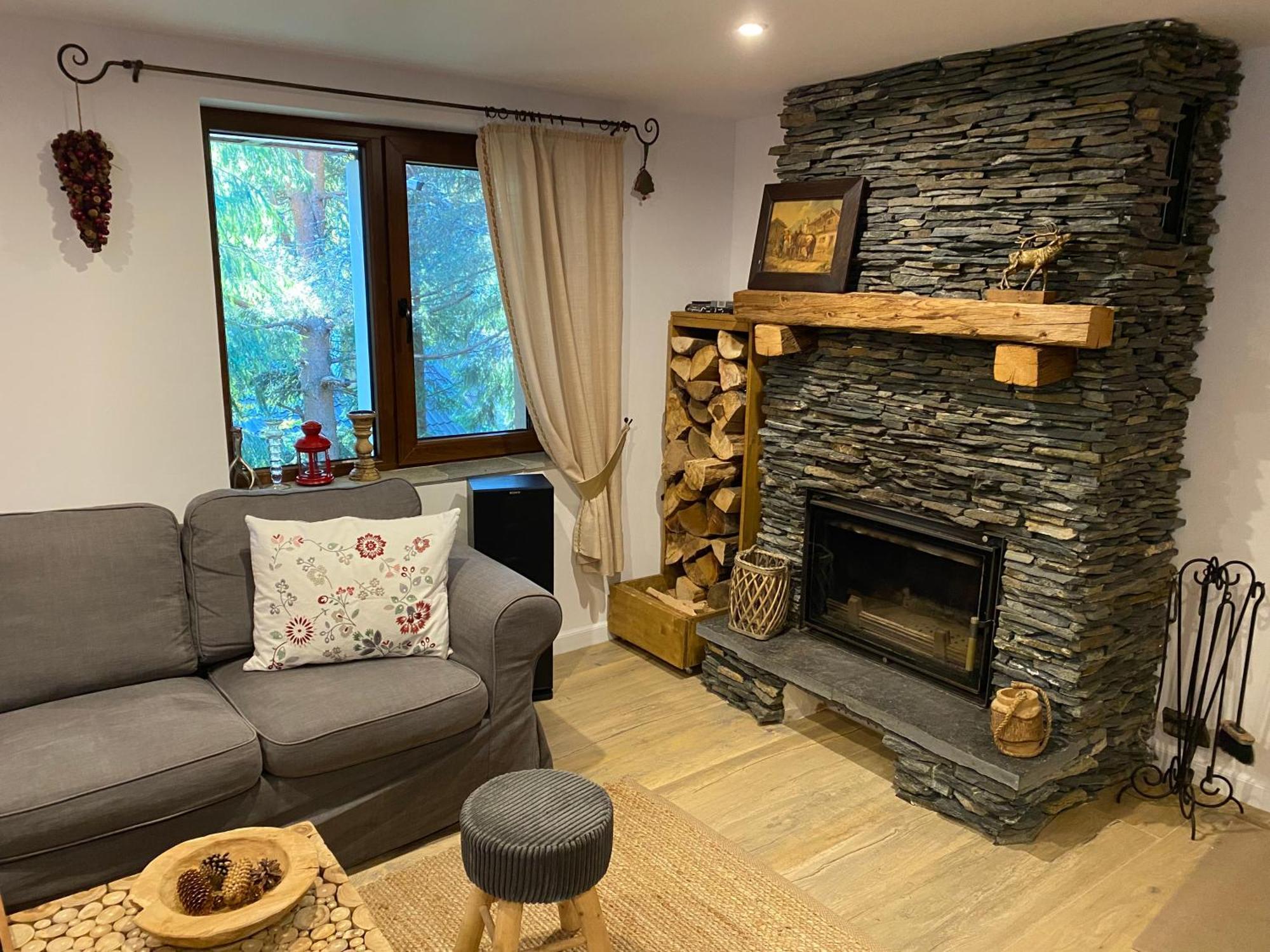 Mountain Chalet - Cabana La Muntele Baisorii Muntele Cacovei  Eksteriør billede