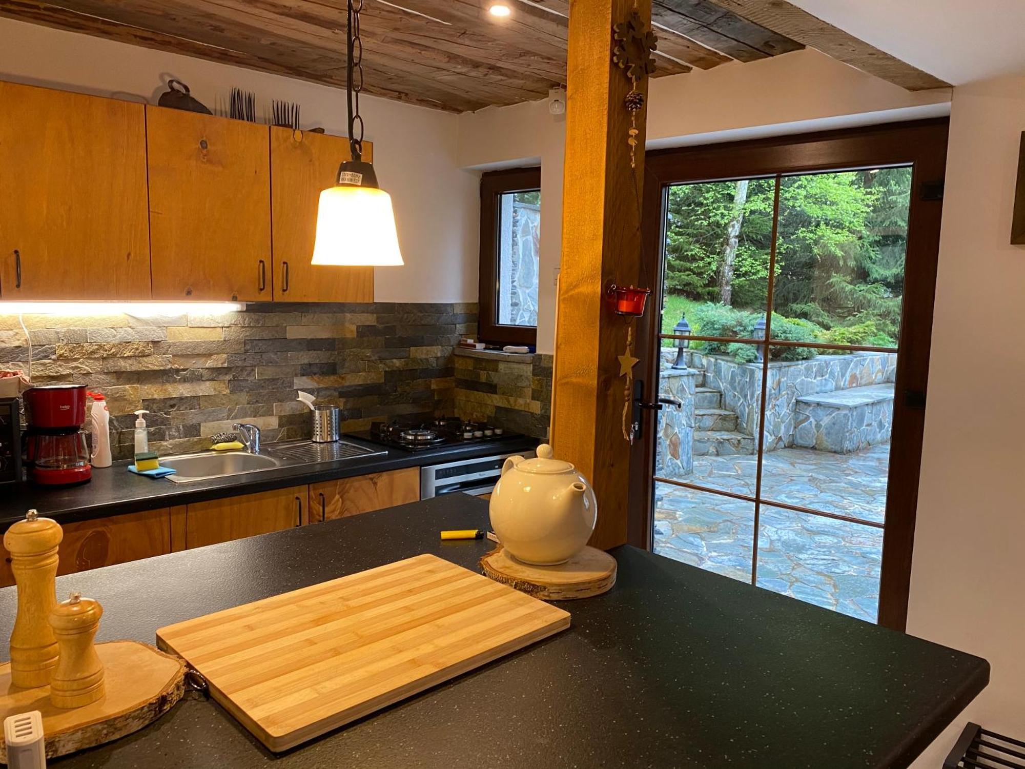 Mountain Chalet - Cabana La Muntele Baisorii Muntele Cacovei  Eksteriør billede